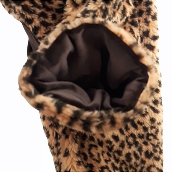 Fuzzy leapord bear Outfit Size 24 month - Picture 9 of 14